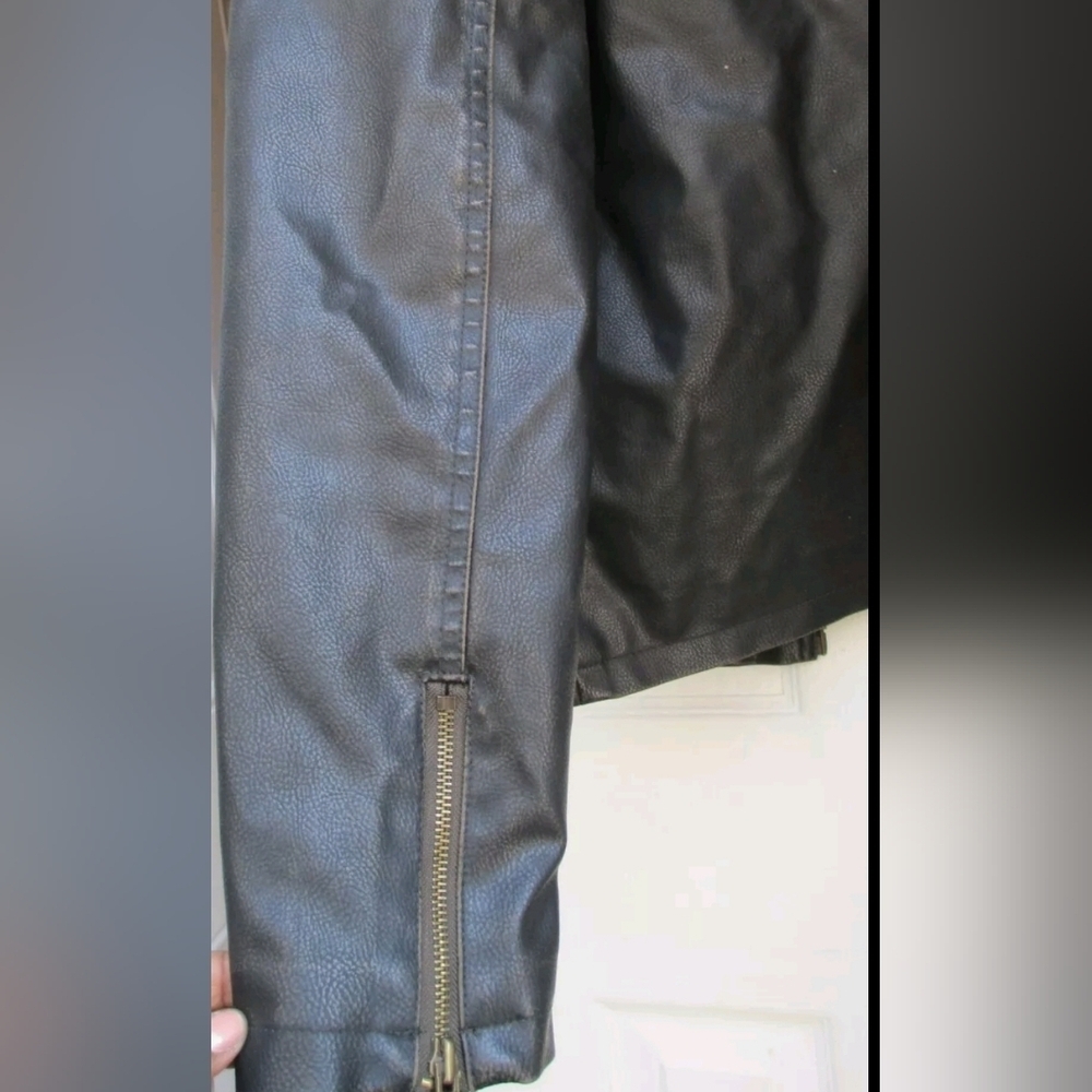 American Rag Jacket Men's Faux Leather Black Lined Motorcycle Size Small - Picture 12 of 15